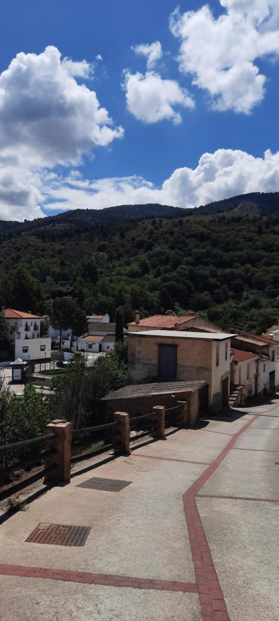 Casa De Enkiu Holiday home Dudar